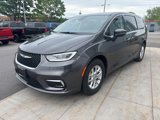 Used 2023 Chrysler Pacifica Touring-L image 6