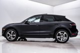 Certified 2022 Porsche Macan image 2