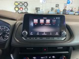 Used 2023 Nissan Rogue SV image 2