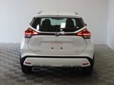 Used 2023 Nissan Kicks SV image 4
