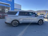 Used 2024 Kia Carnival EX image 3