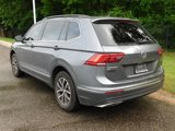 Used 2020 Volkswagen Tiguan SE w/ Panoramic Sunroof Package image 3