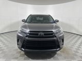 Used 2018 Toyota Highlander SE image 2