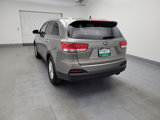 Used 2016 Kia Sorento LX w/ LX Convenience Package image 5