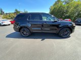 Used 2017 Ford Explorer XLT w/ Equipment Group 202A image 4