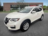 Used 2019 Nissan Rogue SV image 4
