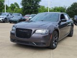 Used 2020 Chrysler 300 Touring w/ Sport Appearance Package image 5