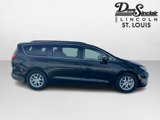 Used 2022 Chrysler Pacifica Touring-L image 4