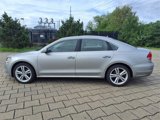 Used 2013 Volkswagen Passat TDI SEL Premium image 2