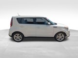 Used 2015 Kia Soul + image 4