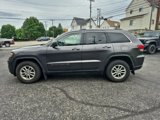 Used 2020 Jeep Grand Cherokee Laredo image 4