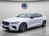 Used 2025 Volvo S60 B5 Core image 3