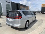 Certified 2023 Chrysler Pacifica Touring-L image 5