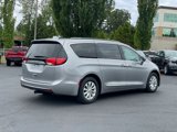 Used 2017 Chrysler Pacifica Touring-L image 3
