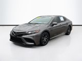 Used 2021 Toyota Camry SE image 3