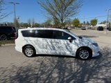 Used 2017 Chrysler Pacifica Touring image 4