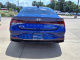 Certified 2023 Hyundai Elantra Limited image 3