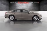 Used 2020 Chevrolet Malibu LT image 2