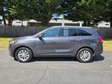 Used 2017 Kia Sorento LX image 3