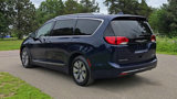 Used 2019 Chrysler Pacifica Limited w/ Advanced Safetytec Group image 3