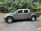 Used 2016 Nissan Frontier SV image 2