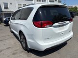 Used 2018 Chrysler Pacifica Limited w/ Advanced Safetytec Group image 3