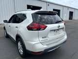 Used 2018 Nissan Rogue SV image 3