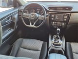 Used 2017 Nissan Rogue SV image 5