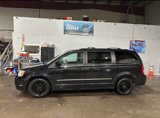 Used 2010 Chrysler Town & Country Touring image 3