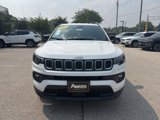 Used 2025 Jeep Compass Latitude image 3