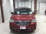 Used 2015 Chrysler Town & Country Touring w/ Driver Convenience Group image 2