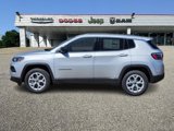 New 2025 Jeep Compass Latitude image 3