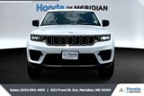 Used 2023 Jeep Grand Cherokee Laredo image 3