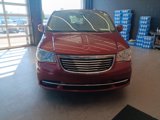Used 2016 Chrysler Town & Country Touring w/ Driver Convenience Group image 4