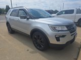 Used 2018 Ford Explorer XLT w/ Equipment Group 202A image 2