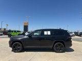 Used 2023 Jeep Grand Cherokee L Laredo image 5