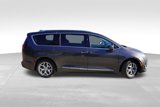 Used 2018 Chrysler Pacifica Touring-L Plus w/ Tire & Wheel Group image 3