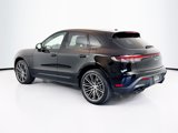 Certified 2024 Porsche Macan image 3