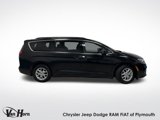 Used 2022 Chrysler Pacifica Touring-L image 2