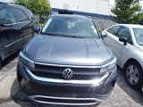 Used 2022 Volkswagen Taos SE image 2