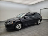 Used 2017 Volkswagen Golf S image 2
