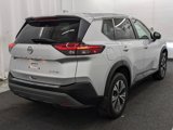 Used 2022 Nissan Rogue SV image 2