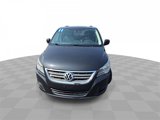 Used 2011 Volkswagen Routan SE image 3
