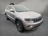 Used 2017 Jeep Grand Cherokee Limited w/ Luxury Group II image 4