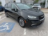 Used 2022 Chrysler Pacifica Touring-L image 2