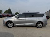 Used 2019 Chrysler Pacifica Touring-L image 4