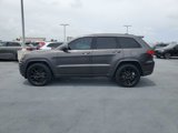 Used 2020 Jeep Grand Cherokee Altitude image 3