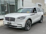 Used 2020 Lincoln Aviator Reserve w/ Equipment Group 202A image 4