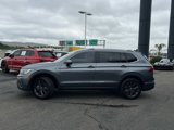 Used 2022 Volkswagen Tiguan SE image 2