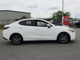 Used 2019 Toyota Yaris L image 2